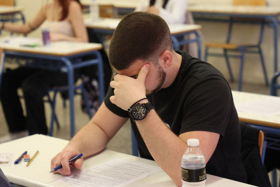 Πανελλαδικές 2025: Δείτε τις απαντήσεις στη Νεοελληνική Γλώσσα