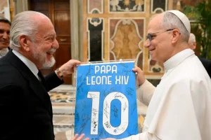 Πάπας Λέων: Υποδέχθηκε την πρωταθλήτρια Νάπολι στο Βατικανό