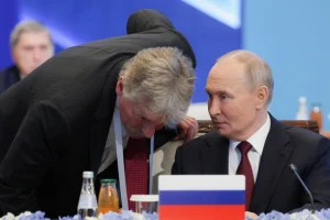 Θα εξετάσουμε την πρόταση για εκεχειρία 30 ημερών στην Ουκρανία, αλλά έχουμε τη δική μας θέση, λέει το Κρεμλίνο