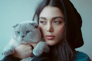 Νεαρή γυναίκα υποστηρίζει ότι δεν θα παντρευτεί ποτέ κάποιον που είναι αλλεργικός στις γάτες