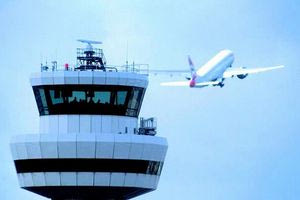 Αεροδρόμιο Καζαντζάκης: Οι επιβάτες που τα “τσούζουν” και ο πύργος ελέγχου