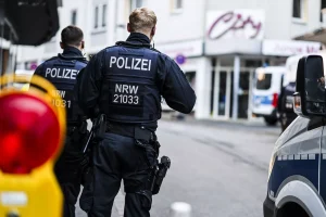 Γερμανία: Σύλληψη τριών ανδρών για αποστολή δεμάτων με εκρηκτικά