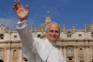 Πάπας Λέων ΙΔ’: Με επέλεξαν χωρίς να έχω καμία αξία, είμαι αδελφός και υπηρέτης σας