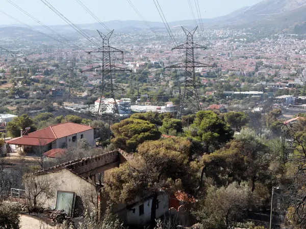 Γιατί η Αθήνα απειλείται από μεγάλη πυρκαγιά: Οι πόλεις «καθιστές πάπιες» και οι κίνδυνοί τους