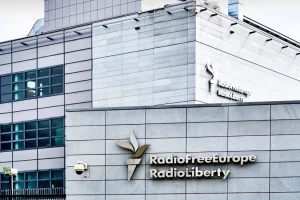 Σουηδία: Δωρίζει 2 εκατ. δολάρια στο “Radio Free Europe” μετά το πάγωμα της χρηματοδότησης του από τον Τραμπ