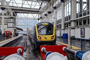 Βρετανία: Ξεκίνησε η κρατικοποίηση των σιδηροδρόμων – Στο δημόσιο πέρασε η South Western Railway