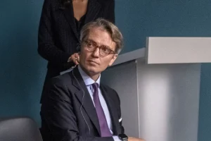 Σουηδία: Παραιτήθηκε ο νέος σύμβουλος εθνικής ασφαλείας εξαιτίας φωτογραφιών του σε ιστότοπο γνωριμιών