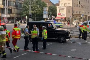 Αυτοκίνητο έπεσε πάνω σε πλήθος στη Στουτγκάρδη – Τουλάχιστον 3 τραυματίες