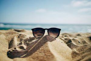 Πώς υπολογίζεται και μέχρι πότε καταβάλλεται το επίδομα καλοκαιριού, ποιοι θα το λάβουν ενισχυμένο