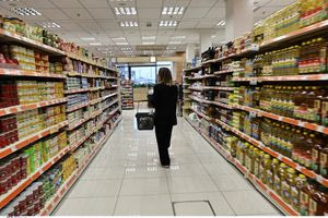 Τιμές στα σούπερ μάρκετ: Τα προϊόντα που πήραν την ανηφόρα και αυτά που έπεσαν