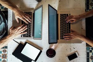 Η ΑΑΔΕ βάζει στο στόχαστρο 2,8 εκατ. δηλώσεις με λίγα εισοδήματα και πολλές δαπάνες – Ποιοι μπαίνουν στο μικροσκόπιο