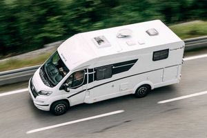 Πρόστιμο 95.000 ευρώ σε Σέρβους που τοποθέτησαν στα οικόπεδά τους στην Πιερία τροχόσπιτα