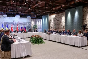 Ρωσία: Ζήτησε να γίνει 2/6 στην Κωνσταντινούπολη δεύτερος γύρος συνομιλιών με την Ουκρανία