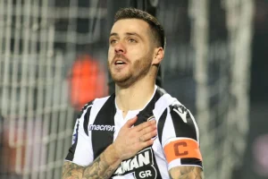 Το συγκλονιστικό «αντίο» του Βιεϊρίνια στο ποδόσφαιρο: «Θα το ξανάκανα απ’ την αρχή…»