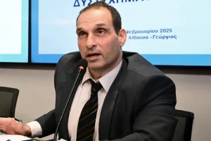 Επίθεση με γκαζάκια στο σπίτι του πρώην προέδρου του ΕΟΔΑΣΑΑΜ και της προέδρου της Επιτροπής Ανταγωνισμού