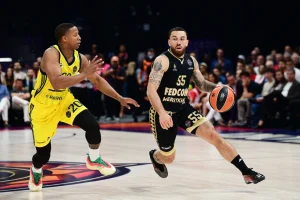 Τελικός Ευρωλίγκα: Mονακό – Φενερμπαχτσέ 33-35 (Ημίχρονο)