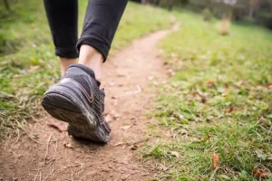 Youtuber περπάτησε 100.000 βήματα σε μία μέρα (video)