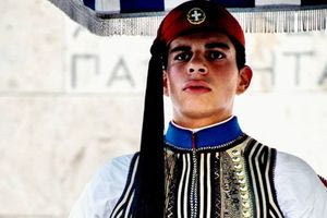 Νέστορας Νέστορας: Όταν ο νικητής του Masterchef μας συγκλόνισε με τα δάκρυά του ως εύζωνας