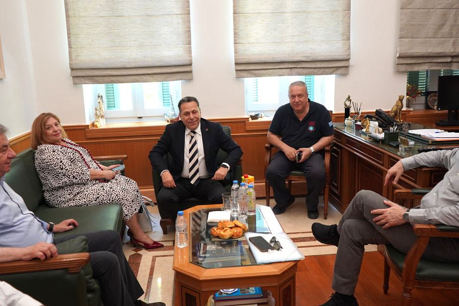 Την ενίσχυση του ΕΚΑΒ στην Κρήτη ζήτησε ο πρόεδρός του από την Περιφέρεια