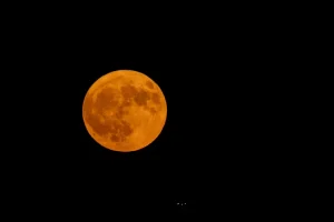 «Φράουλα Πανσέληνος»: Το φαινόμενο του Ιουνίου και πότε θα είναι πιο ορατό στην Ελλάδα