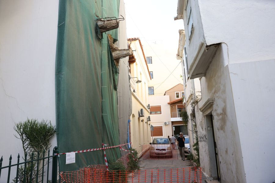 Ηράκλειο: Προληπτικός ο αποκλεισμός στην οδό Τζουμαγιάς (Φωτογραφίες)