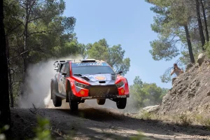 Ο Τάνακ πρώτευσε στο Ράλι Ακρόπολις, το «1-3» πανηγύρισε η Hyundai