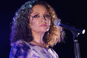 Γλυκερίας: «Κινδυνεύει η ζωή μου στην Ελλάδα και εσείς στέλνετε φωτογραφίες μου;»