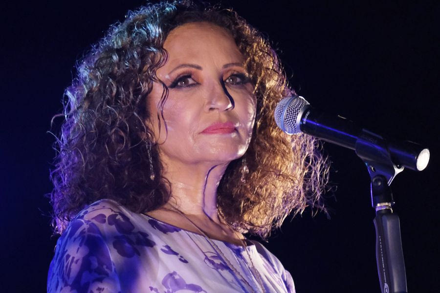 Γλυκερίας: «Κινδυνεύει η ζωή μου στην Ελλάδα και εσείς στέλνετε φωτογραφίες μου;»