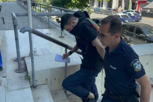 Θεσσαλονίκη: Στον εισαγγελέα ο 34χρονος που κλώτσησε και πάτησε γατάκι με το αυτοκίνητό του