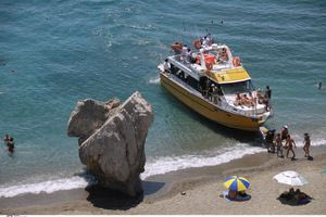 ΙΕΛΚΑ: Εξοχικά και ενοικιαζόμενα δωμάτια για φθηνότερες διακοπές επιλέγουν πλέον οι Έλληνες