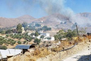 Υπό πλήρη έλεγχο η φωτιά κοντά στο Λέντα – Τραυματίστηκε πολίτης (φωτογραφίες)