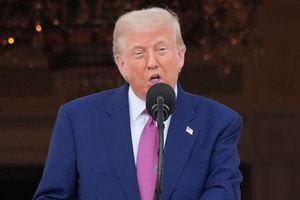 Τραμπ: Προϋπόθεση για την ειρήνη η διακοπή του πυρηνικού προγράμματος του Ιράν