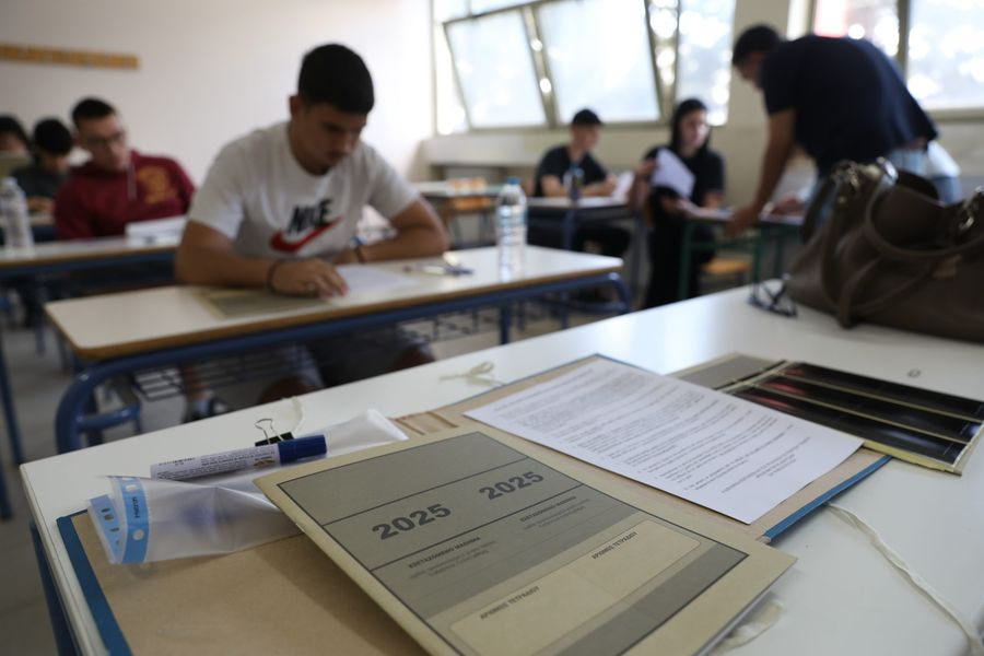 Πανελλήνιες 2025: Σε Αρχαία, Μαθηματικά και Βιολογία εξετάζονται σήμερα οι υποψήφιοι των ΓΕΛ