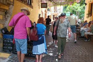Προσέχουν… τα λεφτά τους! – Πως συμπεριφέρονται οι επισκέπτες της Κρήτης