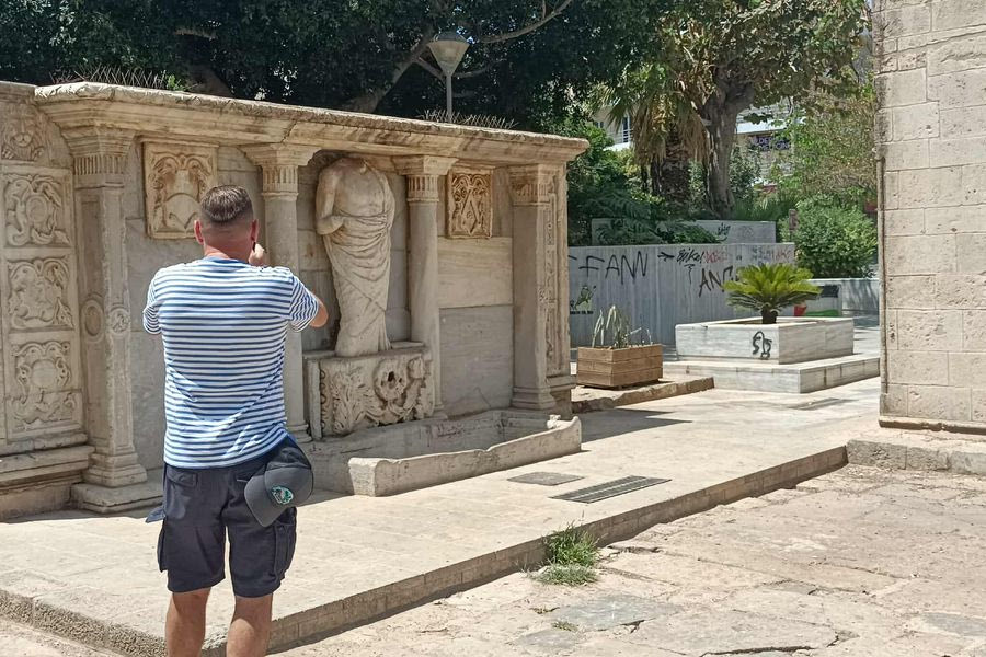 Κυριακή στο Καλοκαιρινό Ηράκλειο – Ποιοί ήταν στο κέντρο της πόλης και τί έκαναν