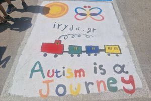 Με χρώμα πλημμύρισαν οι δρόμοι των Ματάλλων