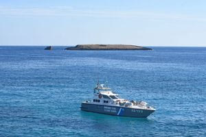 Διάσωση 38 μεταναστών νότια της Γαύδου