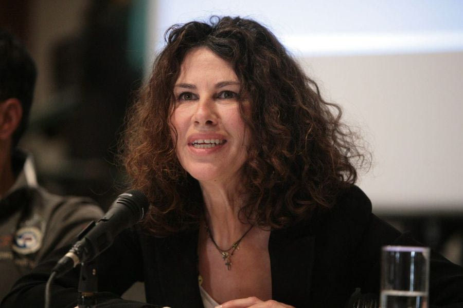Ελευθερία Αρβανιτάκη: Ακυρώνει τις συναυλίες της για λόγους υγείας
