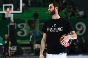 Υπογράφει στην Εφές ο Γιώργος Παπαγιάννης