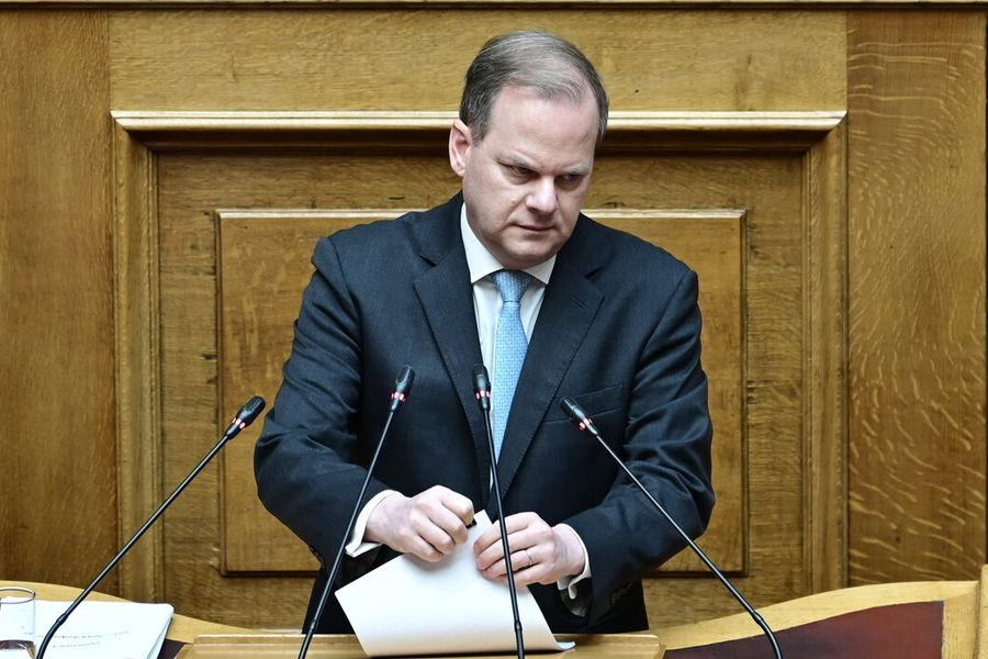 Ούτε μισή συγνώμη από Καραμανλή: «Έγινε πολιτική εκμετάλλευση για τα Τέμπη»