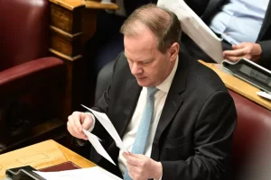 Βουλή: Στις 7 Ιουλίου ο Καραμανλής στην προανακριτική – Αντιδράσεις από την αντιπολίτευση