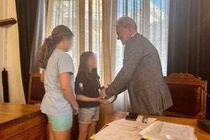 H ευχάριστη έκπληξη στον δήμαρχο Ηρακλείου από τα παιδιά του Ηροδότου