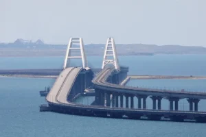 Ρωσία: Δεν υπάρχουν ζημιές στη γέφυρα της Κριμαίας – Όταν είμαστε έτοιμοι ο νέος γύρος συνομιλιών με την Ουκρανία