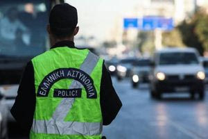 Fake news για τον νέο ΚΟΚ λέει το υπουργείο Υποδομών και Μεταφορών – «Δεν απαγορεύεται ο καφές, το νερό και τα χοντρά μπουφάν»