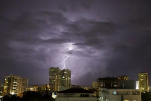ΗΠΑ: 29χρονος σκοτώθηκε από κεραυνό στο ταξίδι του μέλιτος