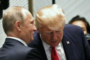 O Τραμπ πιέζει για τριμερή με Πούτιν και Ζελένσκι – Σκληροί όροι από Ρωσία, στο παιχνίδι και η Κίνα