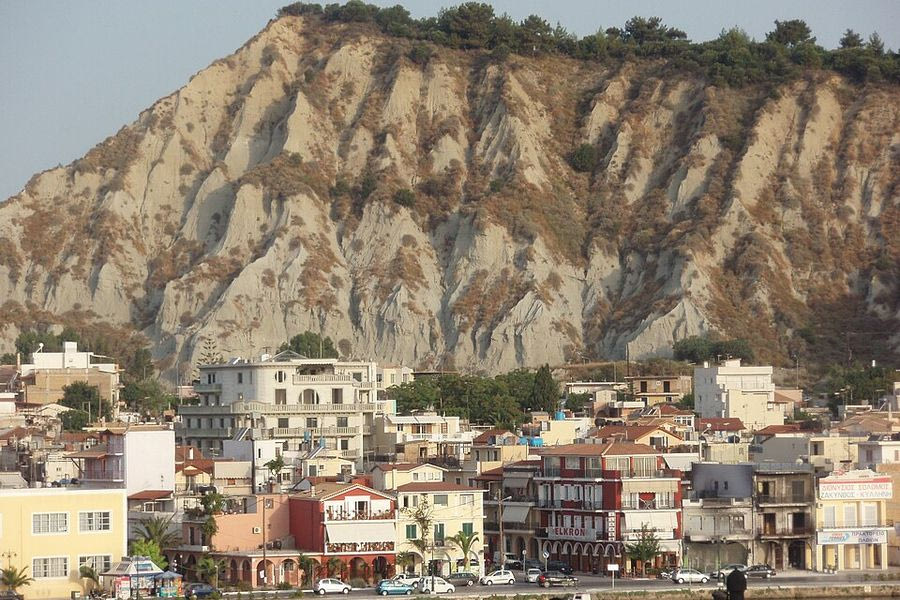 Ζάκυνθος: Τουρίστες πλακώθηκαν στο ξύλο μέσα σε κλαμπ
