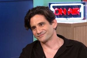 Οδυσσέας Παπασπηλιόπουλος: «Έχω δει φρικτά πράγματα των γονιών μου να τα κάνω στα παιδιά μου»