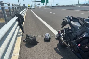 Λαμία: Τραγικό τροχαίο για δύο φίλους – Συγκρούστηκαν οι μοτοσυκλέτες τους – Πέθανε ο ένας