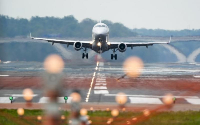 Βρετανία: Aπό κοινού με τις ισραηλινές αρχές οργανώνουν ναυλωμένες πτήσεις για το Τελ Αβίβ